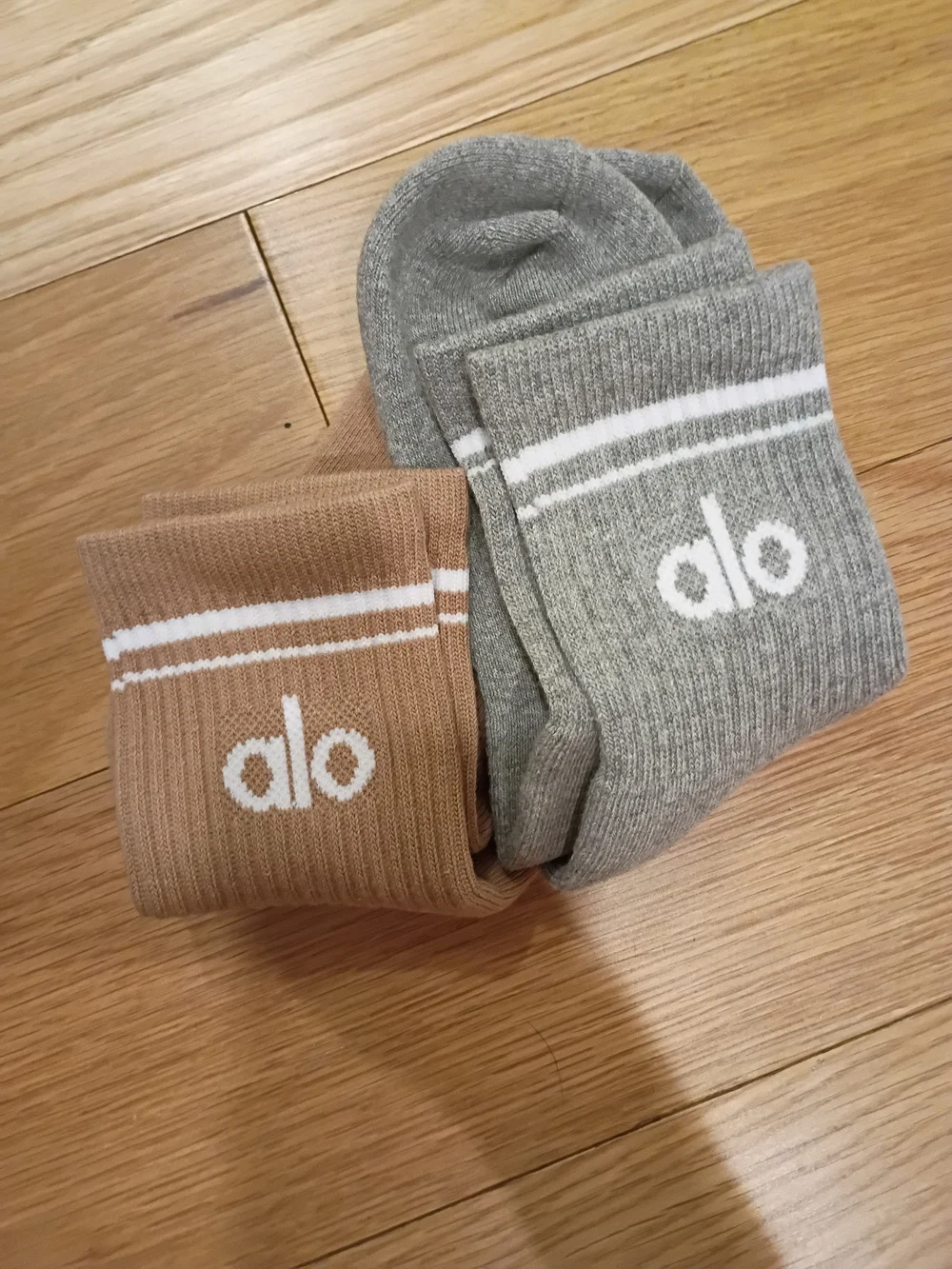 ALO Yoga Half Crew 2 Pairs Sock Pack Tan And Grey
